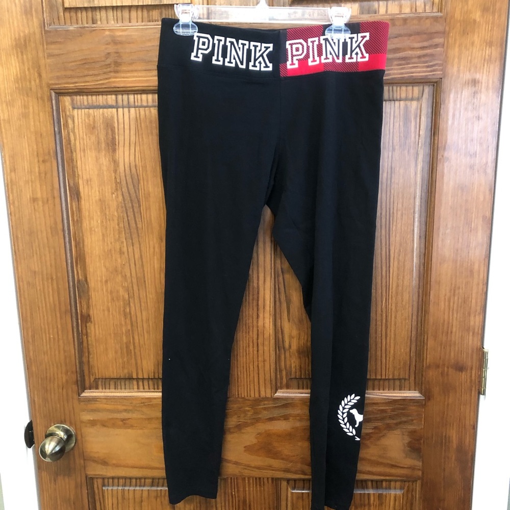 Black Victoria’s Secret Pink yoga leggings